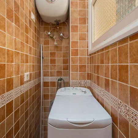 Gravina House - 2 Min To Canteras Apartment *